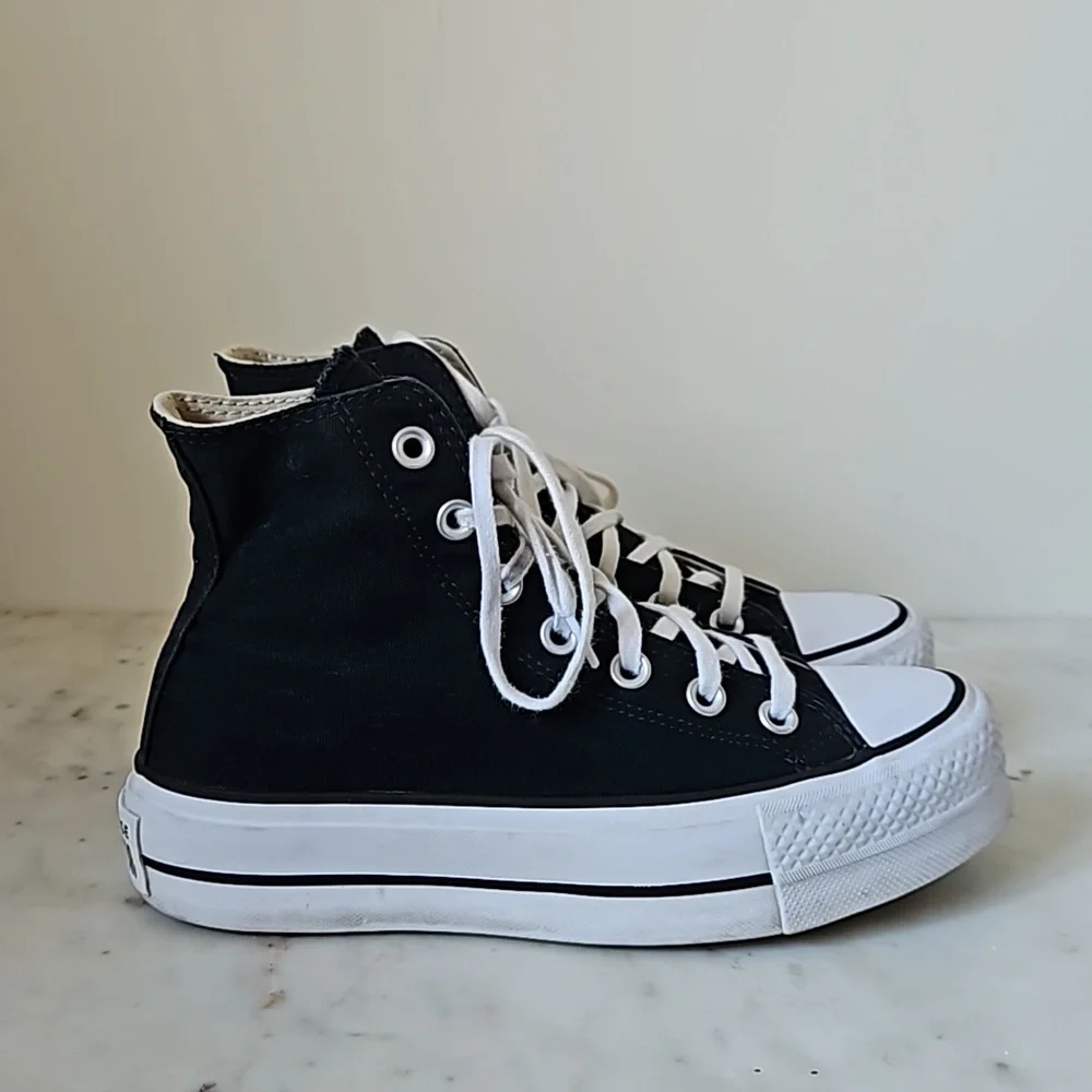 Converse Black Canvas High-Tops with White Details - Picture 4 of 8